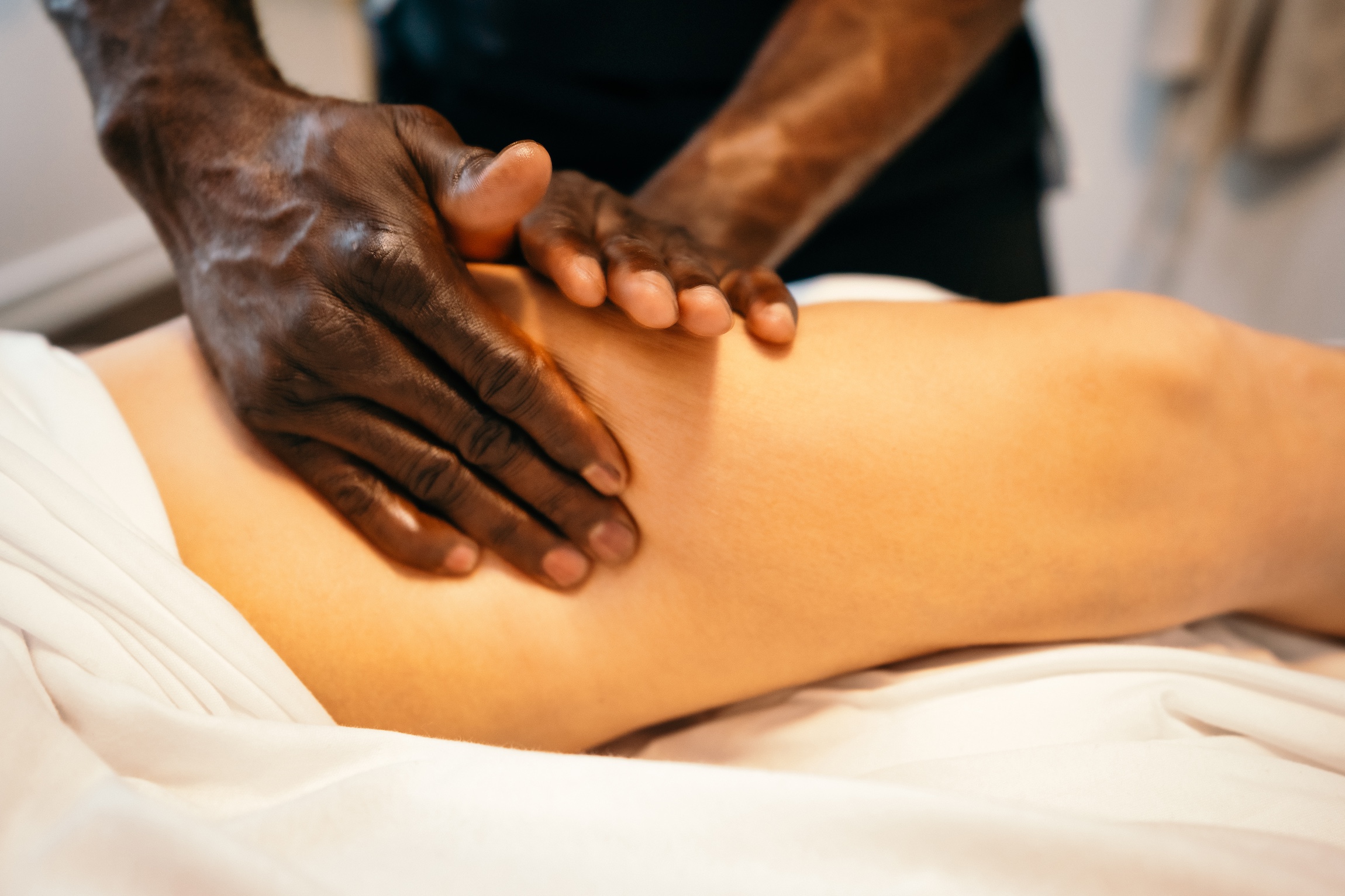 Massothérapeute La Prairie : soulager le mal de dos et retrouver un meilleur équilibre postural